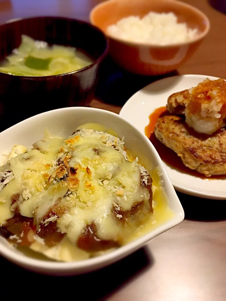 余ったカレーで豆腐カレーグラタンと
おろしハンバーグ|しろいひつじさん