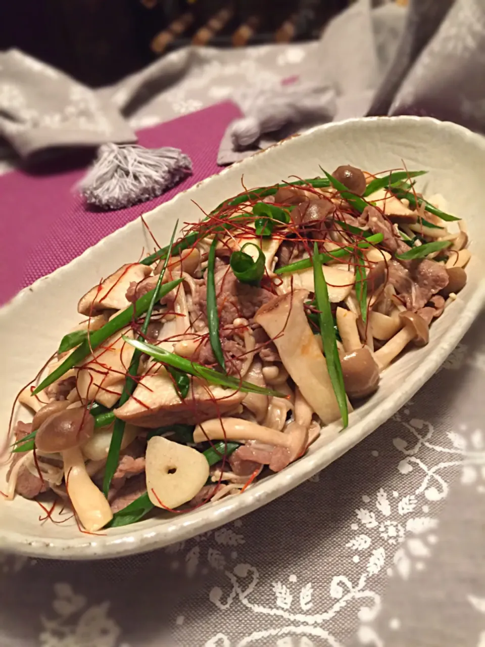 Snapdishの料理写真:真希ちゃんの牛肉ときのこのバター炒め🍄で😊
Happy Birthday〜〜🎉🎉🎉|チョッパー＆ホヌさん