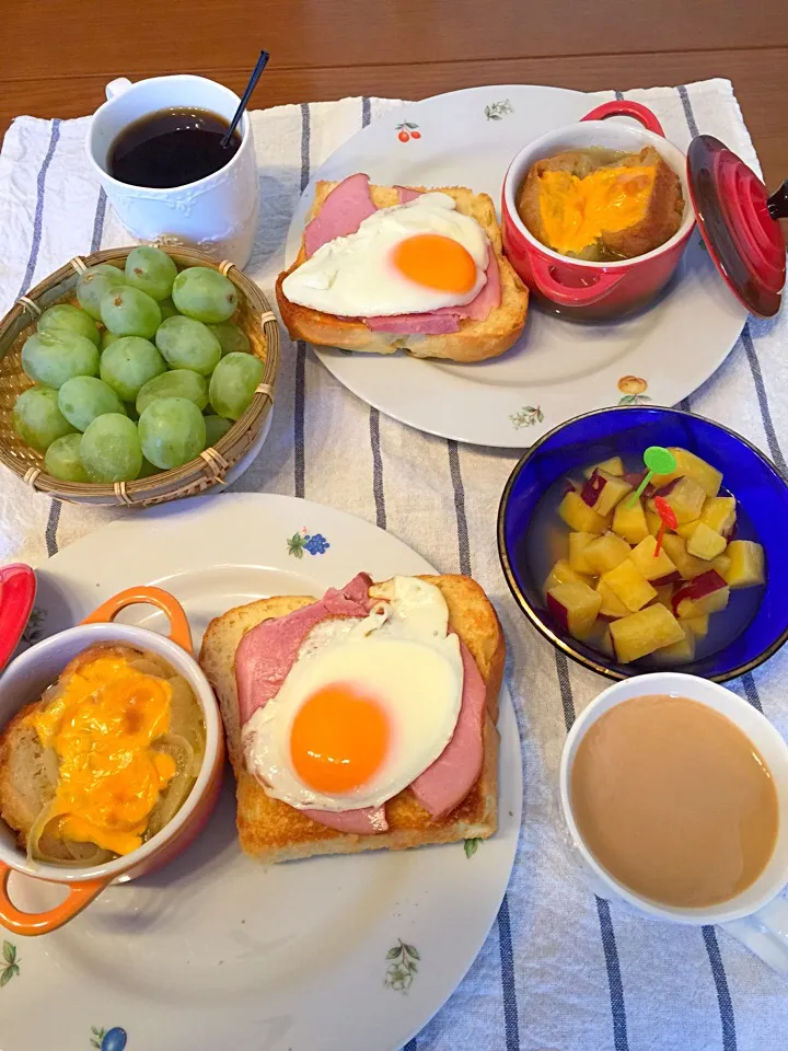 休日の遅い朝ごはん🍴|Salarinさん