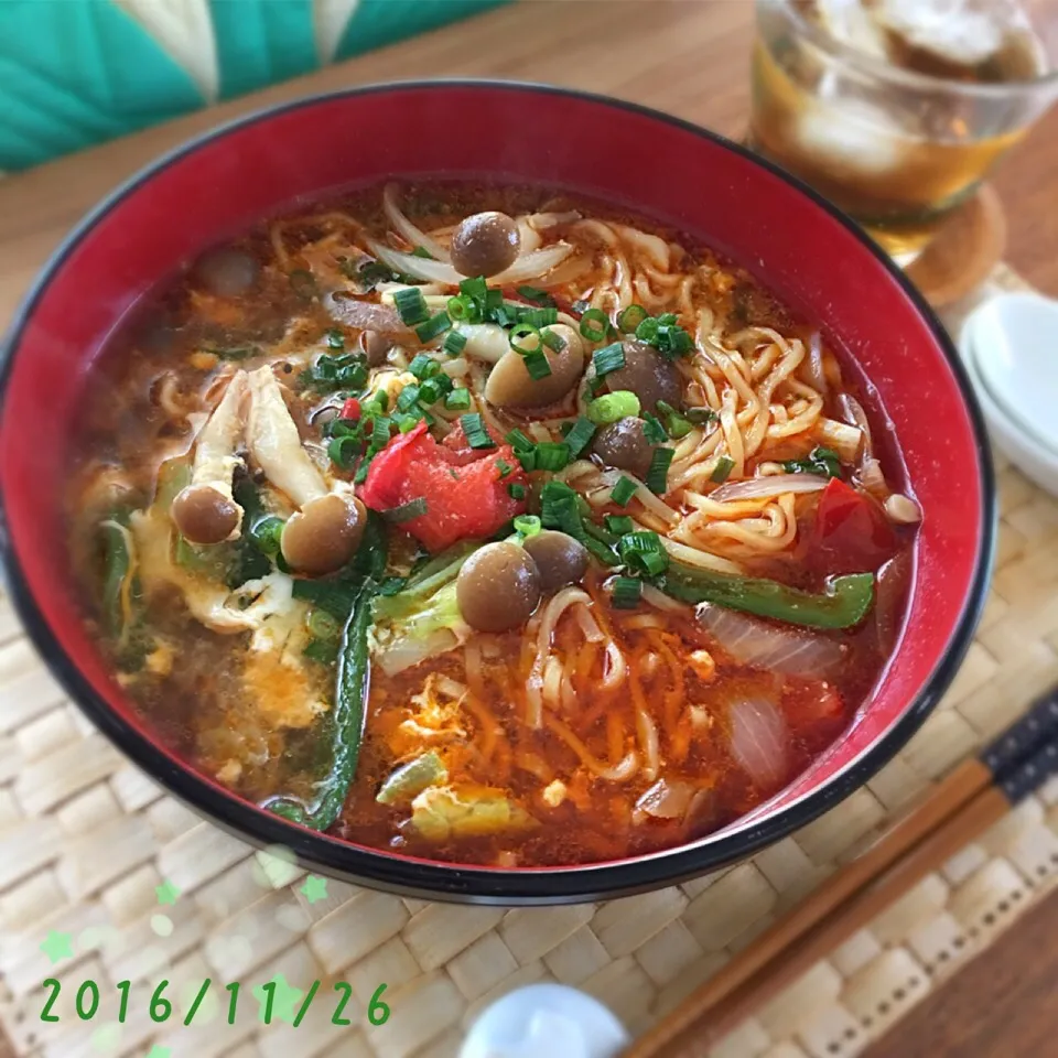 Snapdishの料理写真:サンラータンメン🍜／まるちゃん正麺 醤油|𓇼 Ⓢ Ⓗ Ⓘ Ⓝ Ⓞ Ⓑ Ⓤ 𓇼さん