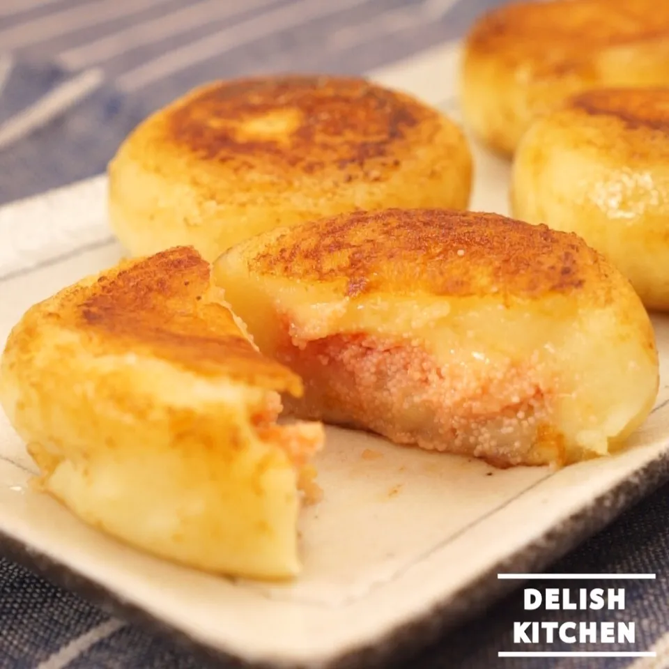 【動画】明太子じゃがバターおやき #delushkitchentv|DELISH KITCHENさん