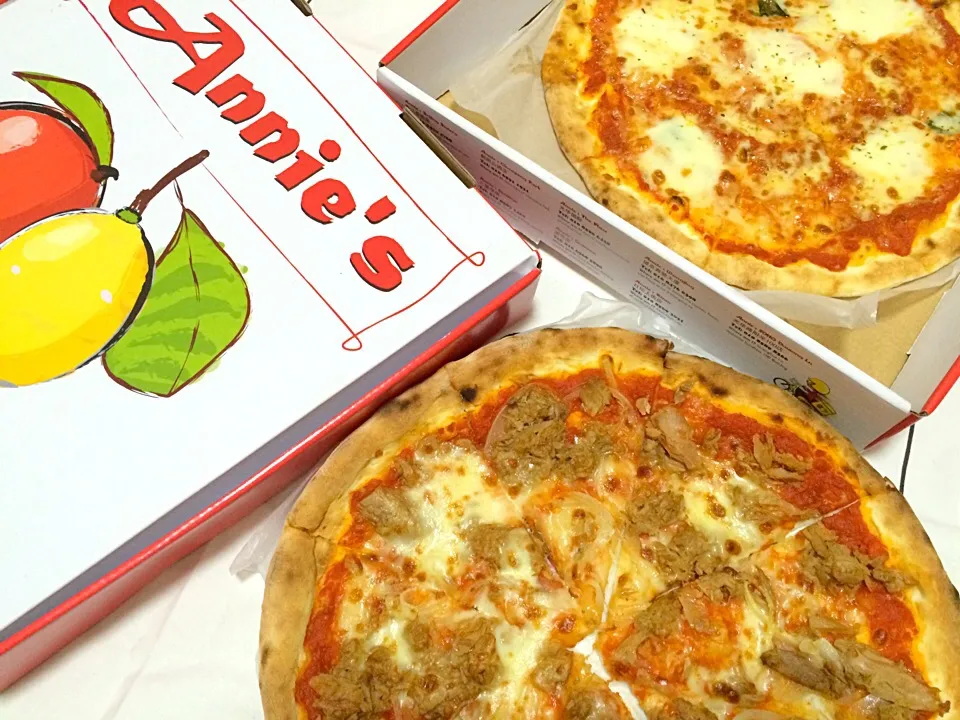 Annie's洋蔥吞拿魚🍕&瑪格麗特🍕|Lilyさん