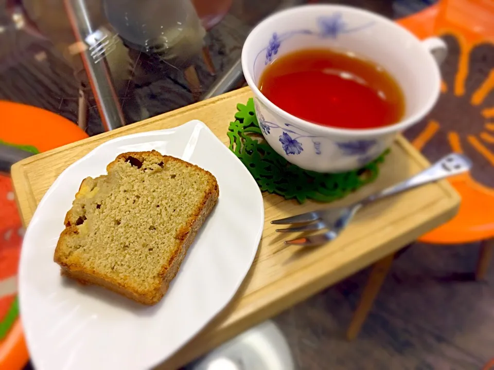 紅茶とりんごのパウンドケーキ🍎友達、ありがとう💕|かわちさん