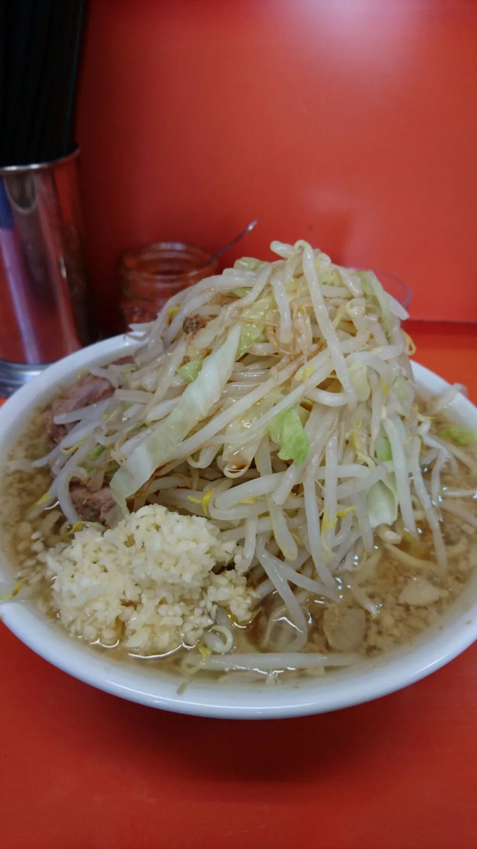 ラーメン二郎 神田神保町店
東京都千代田区神田神保町2-4-11 松好ビル １Ｆ
https://tabelog.com/tokyo/A1310/A131003/13010387/|tomoyuki.nakaharaさん