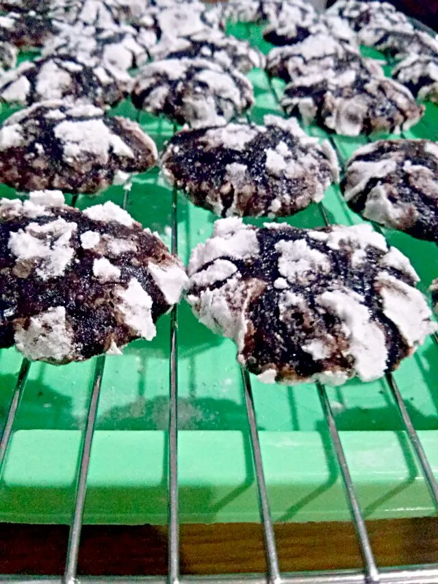 chocolate crinkles,, fresh from the oven #crinkles #crinklesph #chococrinkles #yummie #chewy|Maco Es Tiさん