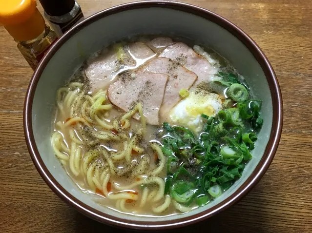 ラ王🍜、豚骨醤油味❗️꒰ •ॢ  ̫ -ॢ๑꒱✩✨|サソリさん