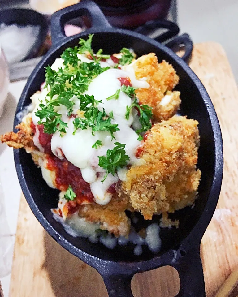 Deep fried chicken with Italian sauce and cheese 😋|Beer Anantakulさん