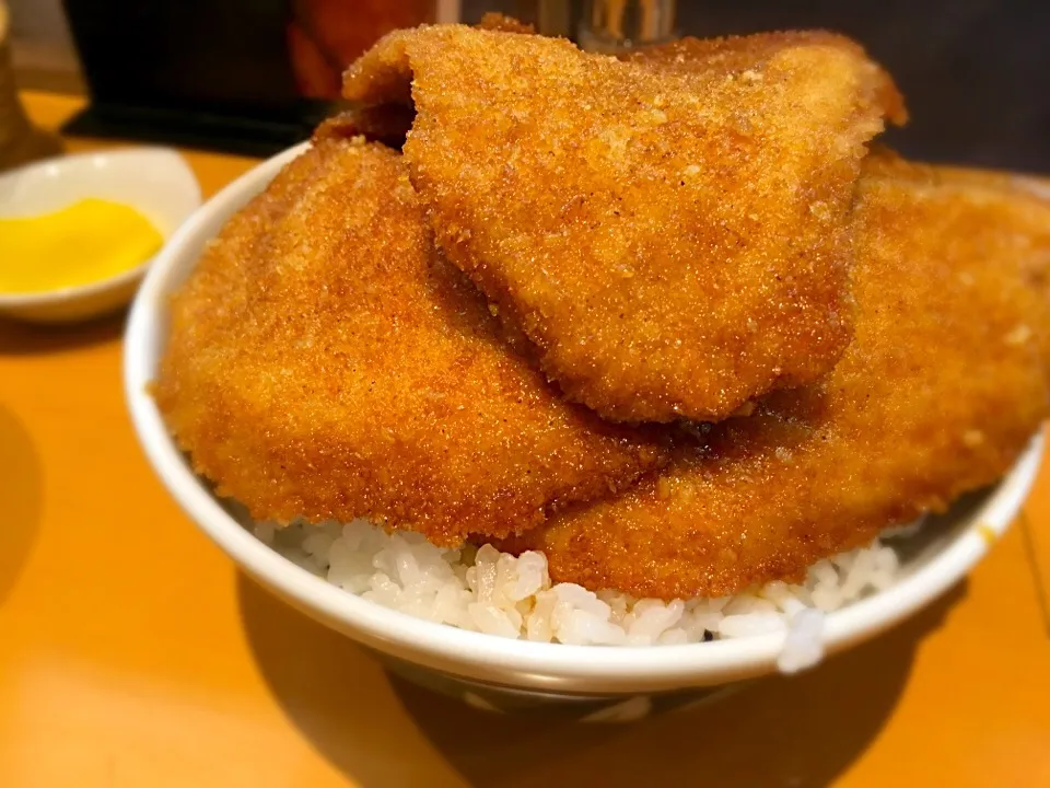 タレカツ丼|へろへろさん