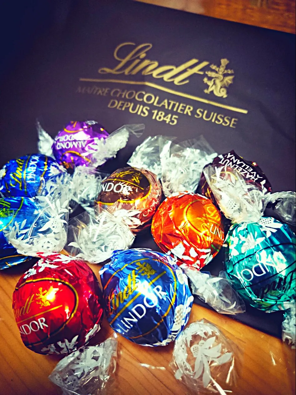 Lindt👑✨  LINDOR ❤   カワイイ💕 😍|yucaxxxさん