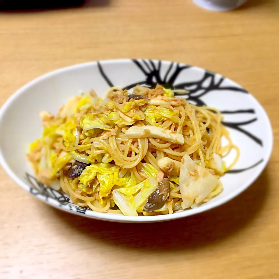 Snapdishの料理写真:白菜ツナきのこの和風パスタ♡|pumeさん