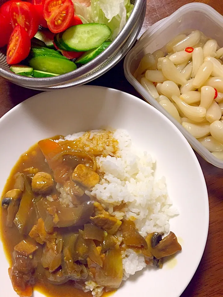 マッシュルーム🍄と茄子🍆のカレー サラダ らっきょう|掛谷節子さん