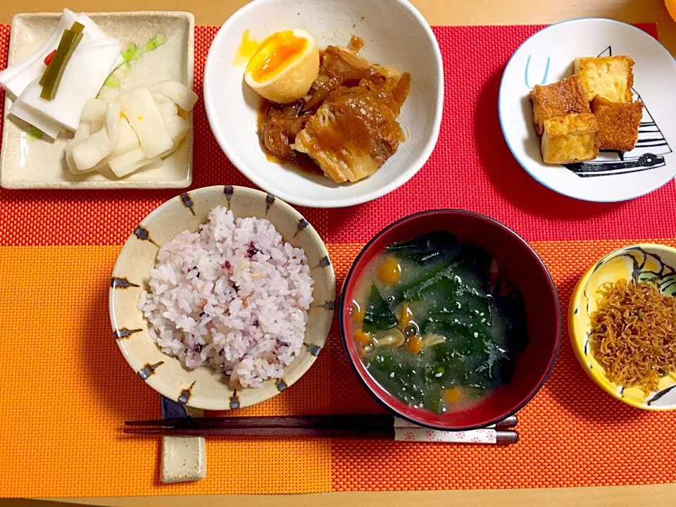 11月27日
大根の漬物
豚の角煮
厚揚げマヨ焼き
雑穀米
なめことワカメの味噌汁
ちりめん山椒|あちゃんみんさん