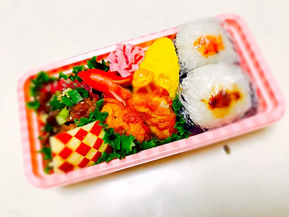 末っ子のおにぎり弁当♡
みかん狩りだからキャラ弁禁止のおにぎり指定！残念〜|みーちゃん(*´∀`)♪さん