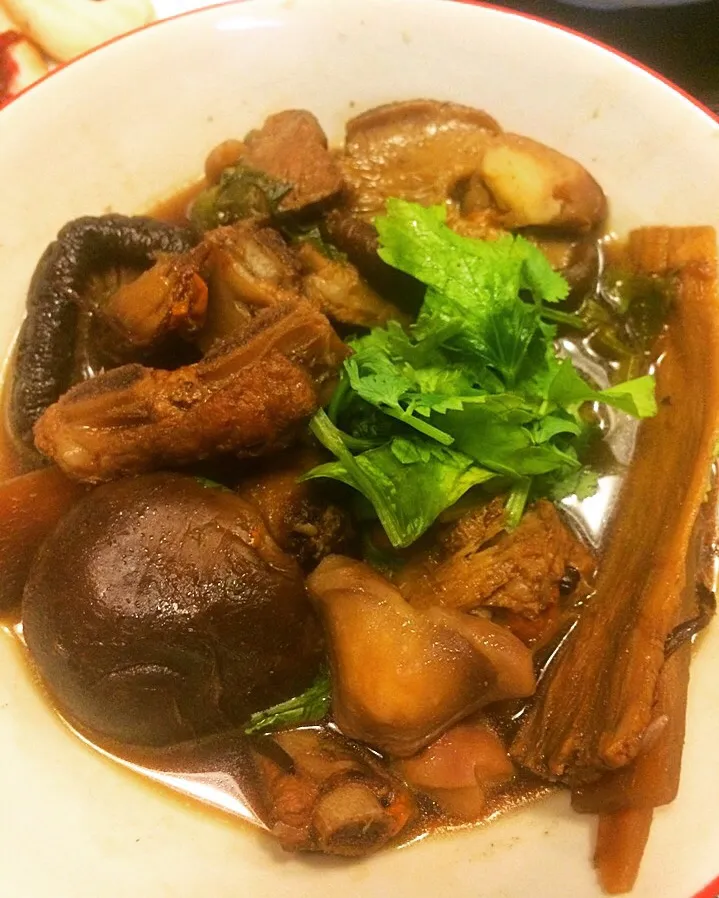 ซี่โครงหมูตุ๋นกระจับยาจีน Braised pork rib with chinese medicine and water chestnut|SaSaさん