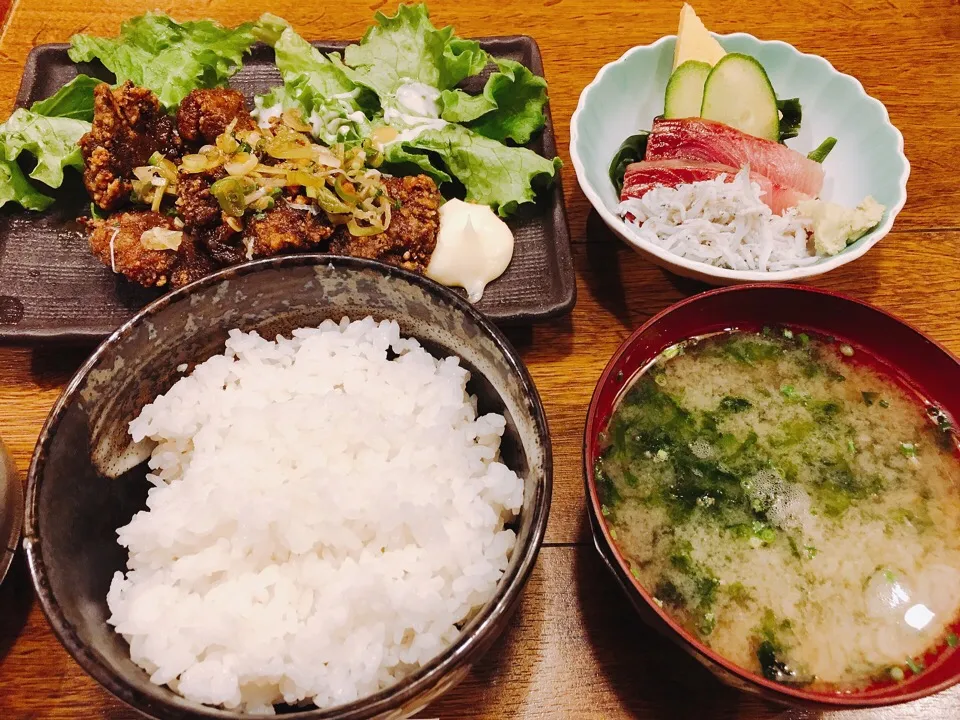 Snapdishの料理写真:鮪の竜田揚げ定食|chan mitsuさん