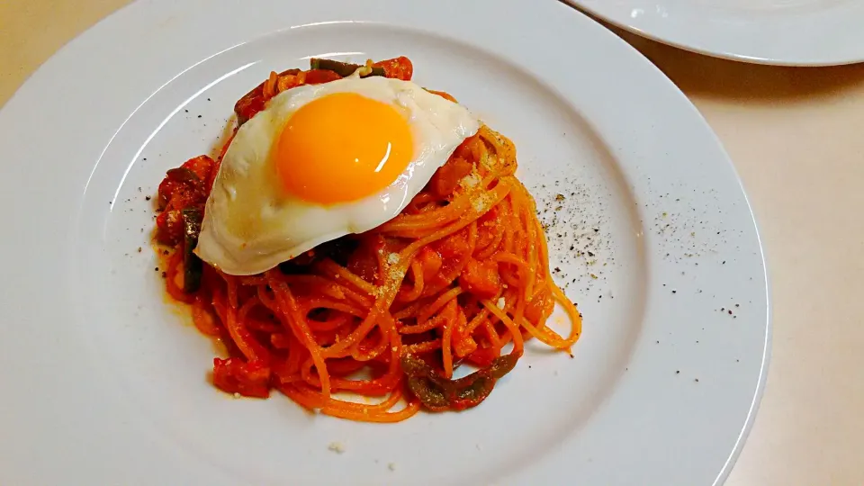 大人のナポリタン 目玉焼きのせ|うちわさん