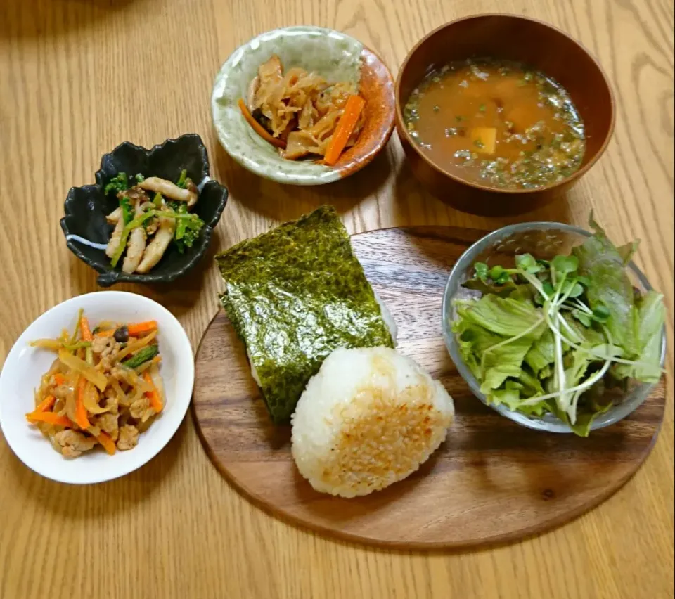 『残り物朝ごはんと焼きおにぎり&明太子おにぎり』|seri-chanさん