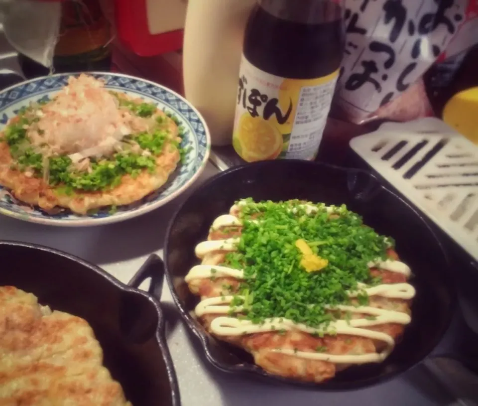 Snapdishの料理写真:見た目はお好み焼きですが『玉ねぎ焼き』 #ウチのハーブ|こいさんさん