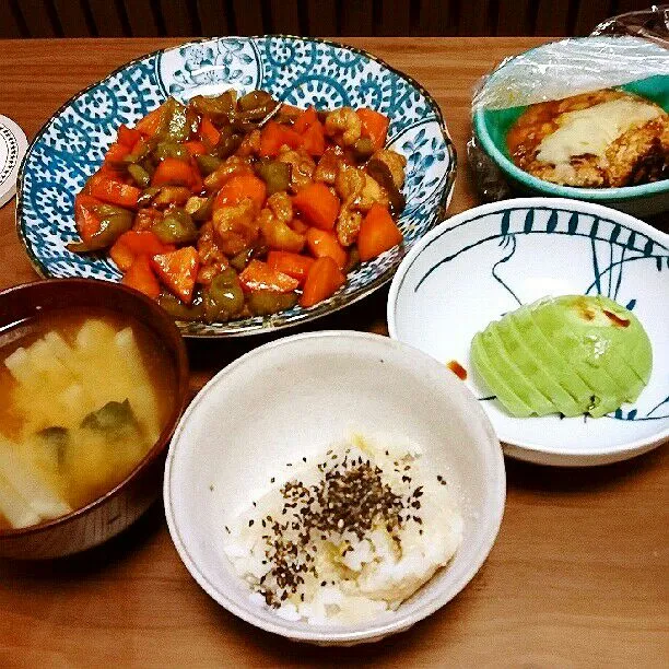 鶏肉の甘酢炒め・大根のみそ汁。あとは残り物。|みなみさん