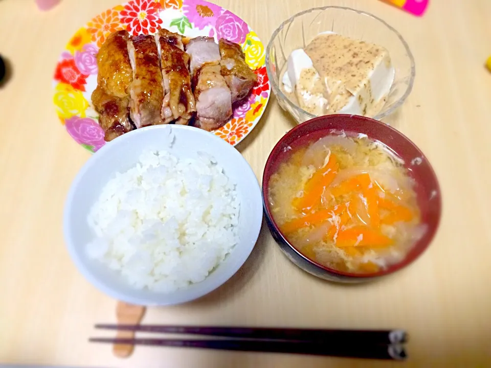 鳥の照り焼き 野菜のお味噌汁
ゴマだれ豆腐|はるかさん