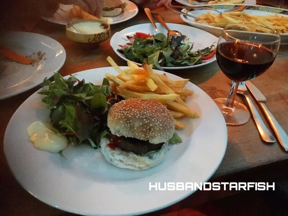 Snapdishの料理写真:Beef Burger @ De hip, Deventer NL, 27th-Nov 2016|KazutoEESさん