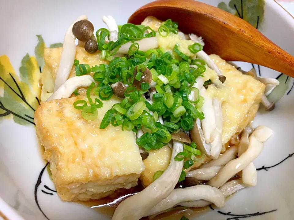 遅い晩ご飯は揚げ出し豆腐でダイエット⁉️しめじと生姜、沢山の葱でいただきます😋|らいとさん