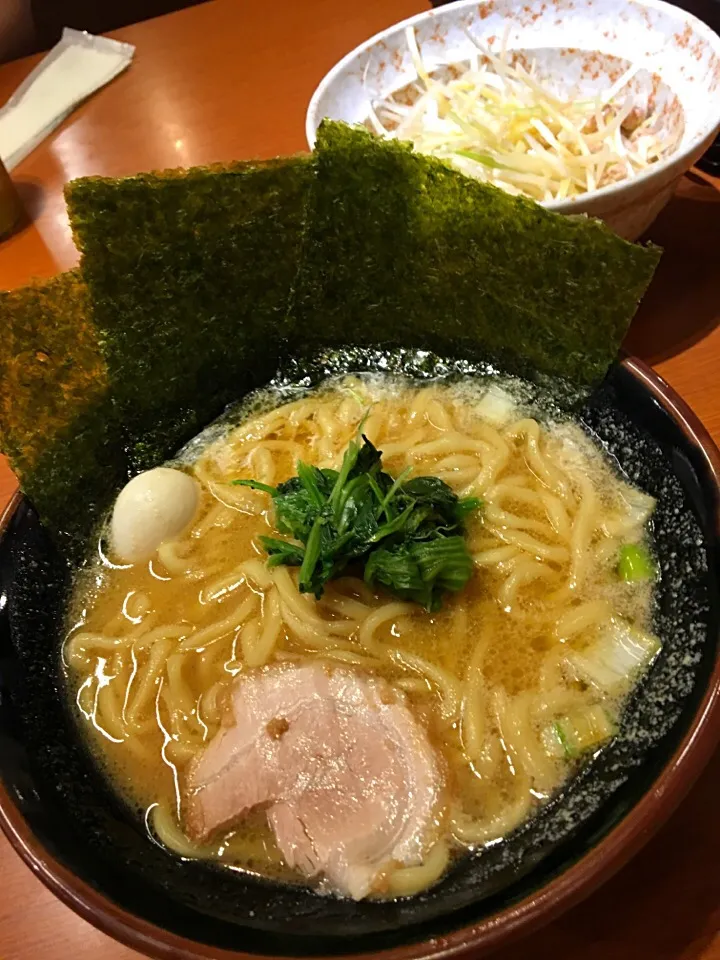 力丸屋の醤油豚骨ラーメン|もにもにかさん