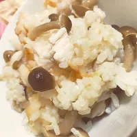 Snapdishの料理写真:鶏肉炊き込みご飯|みよしさん