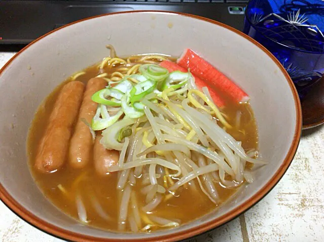 今日の男飯(＞人＜;)夜食バージョン♬
味噌ラーメン♬|ひーちゃんさん