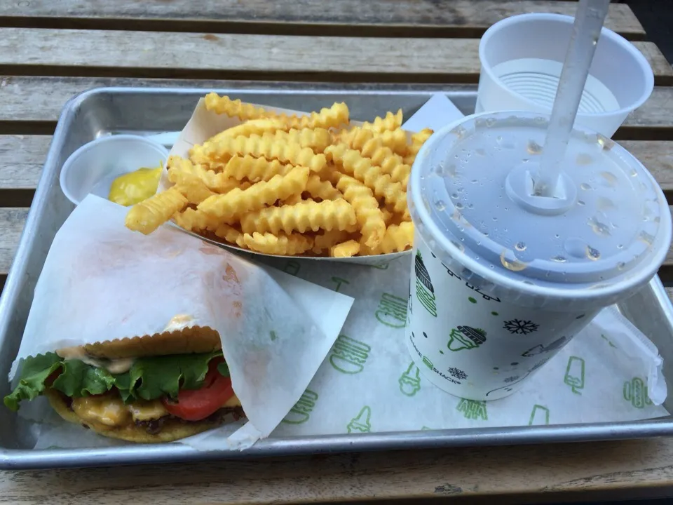 Shake Shack|市川みかんさん