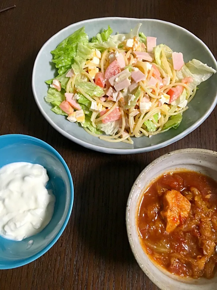 11月29日朝ごはん チキンとキャベツのトマトシチュー ミモザサラダ ヨーグルト|やすこさん