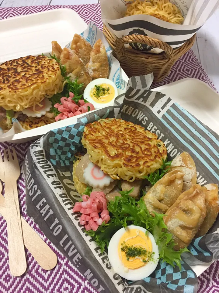 ラーメンバーガー弁当🍜🍔|サリーさん