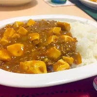 Snapdishの料理写真:有名ゲームシリーズでおなじみのマーボーカレー🍛|はりねずみ丸さん