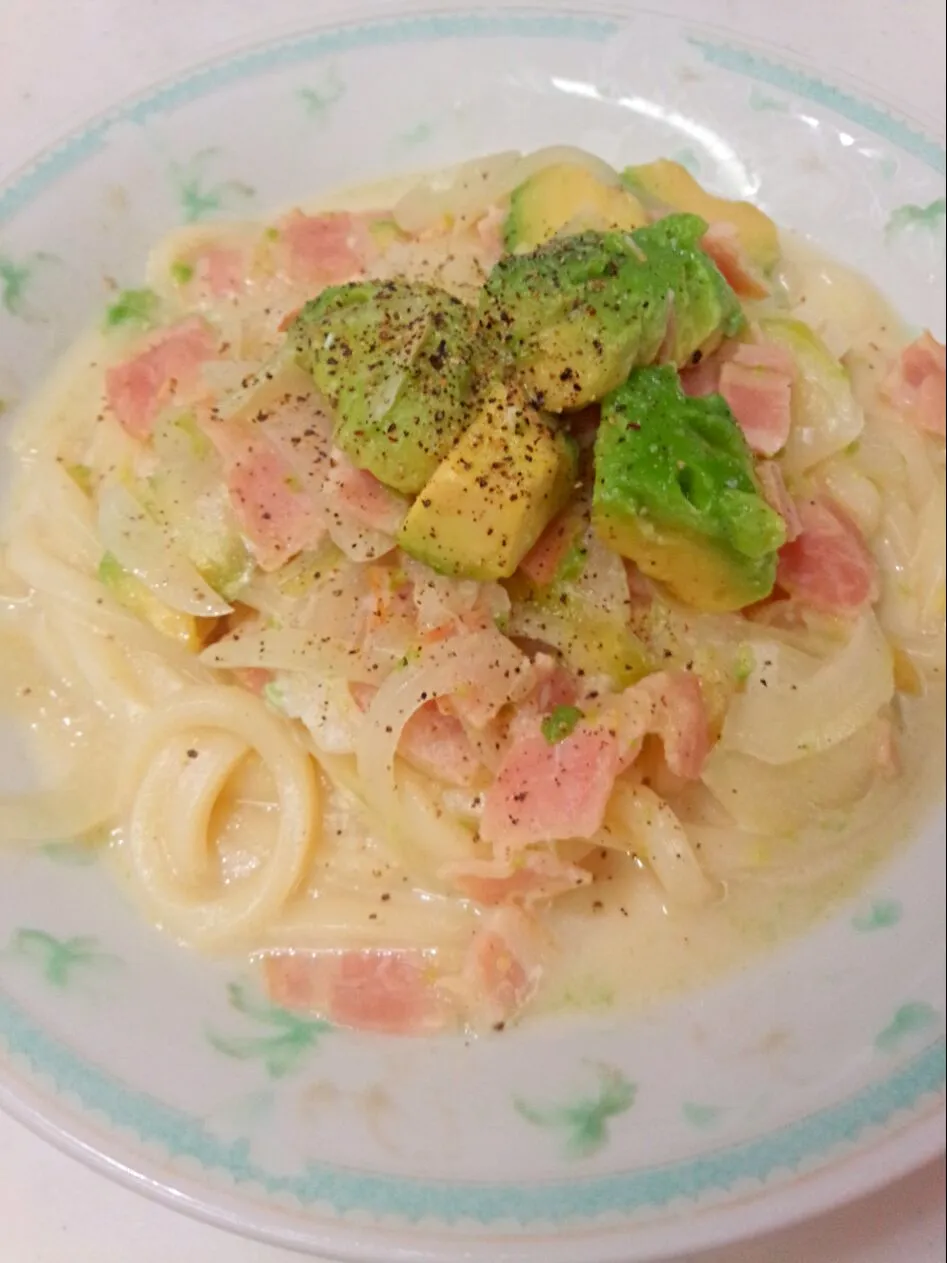 Snapdishの料理写真:クリームスープ　アボカドうどん|chou  chouさん