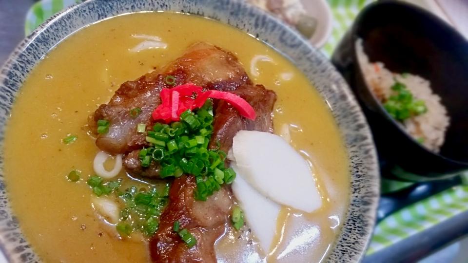 カレーソーキそば