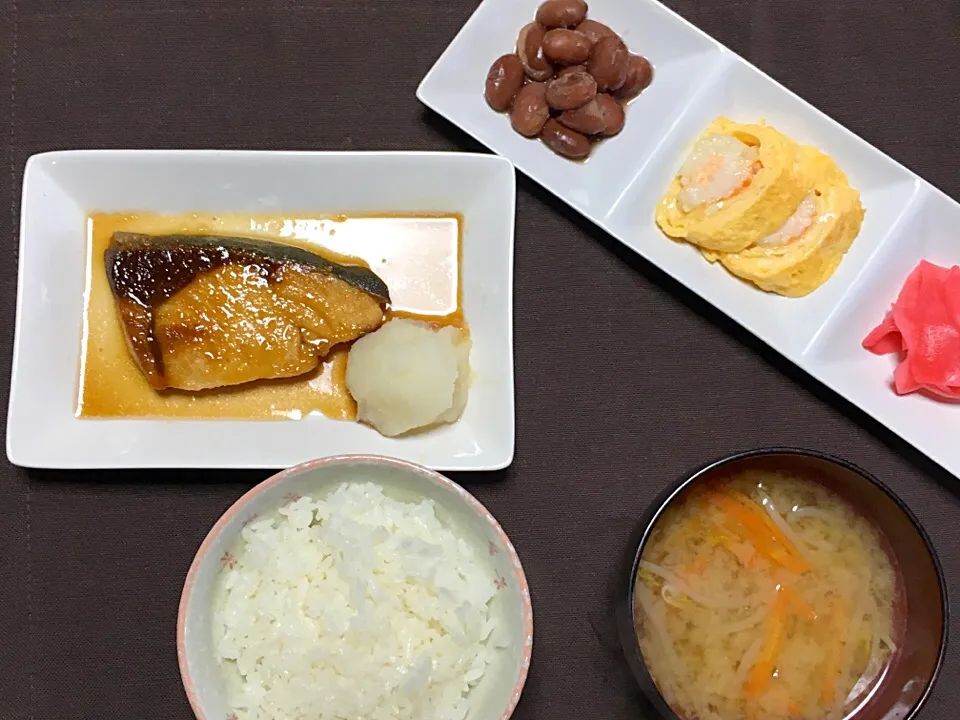 シンプル和食   鰤の照り焼き 煮豆   玉子焼き  赤かぶ漬け|ゆみっこのお豆さんさん