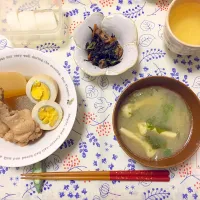 手羽元と大根、たまごの煮物
ひじき
わかめと油揚げ、たまねぎのお味噌汁
大根の手作りお漬物|ふうちゃんさん