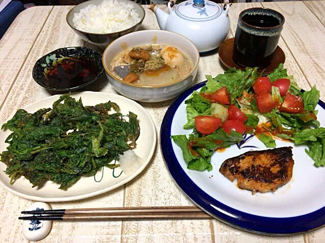 Snapdishの料理写真:今日の男飯(＞人＜;)晩ご飯バージョン♬
ブリの照り焼きwithサラダandトマトの脇芽の天ぷらandおでんandごはん♬|ひーちゃんさん