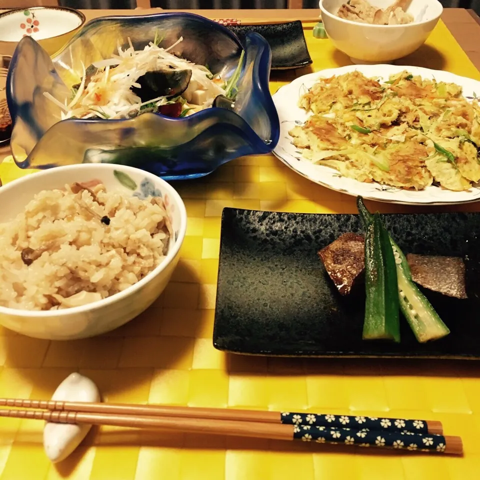 たけのこご飯、ブリの照り焼き、ピータン豆腐サラダ、チヂミ|くぽさん