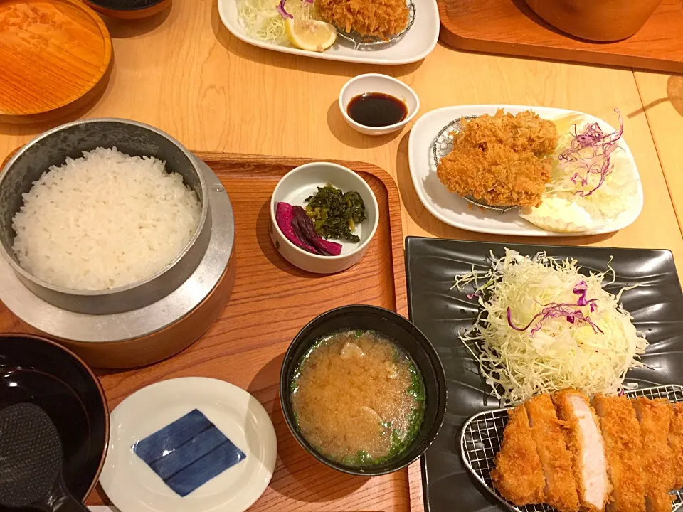 ロースカツ定食、カキフライ追加|浦野さん