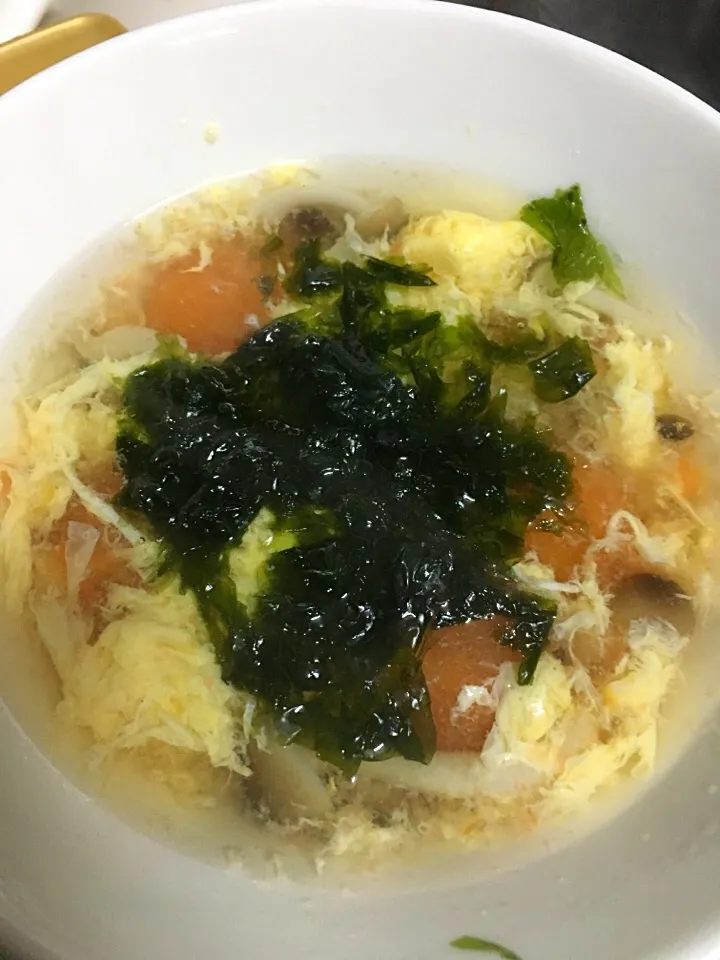 ミニトマトとしめじの中華スープ|🐶たぬとんキッチンさん