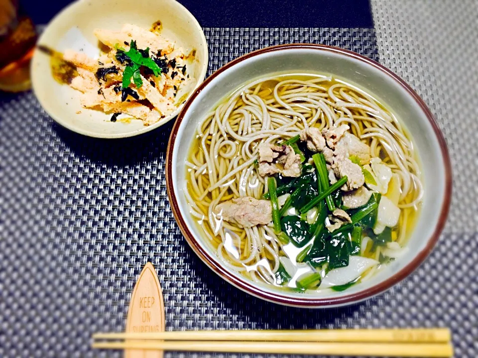 豚コマとほうれん草の温かいお蕎麦、大根の明太子炒め|ありかさん