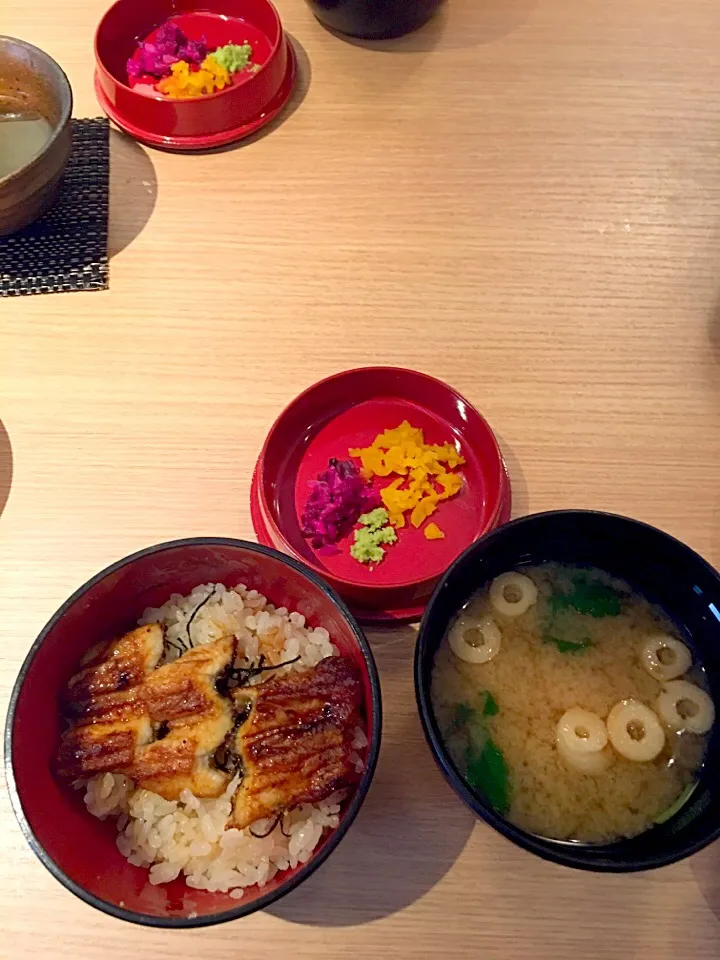 しめはアナゴ丼|takamuraさん