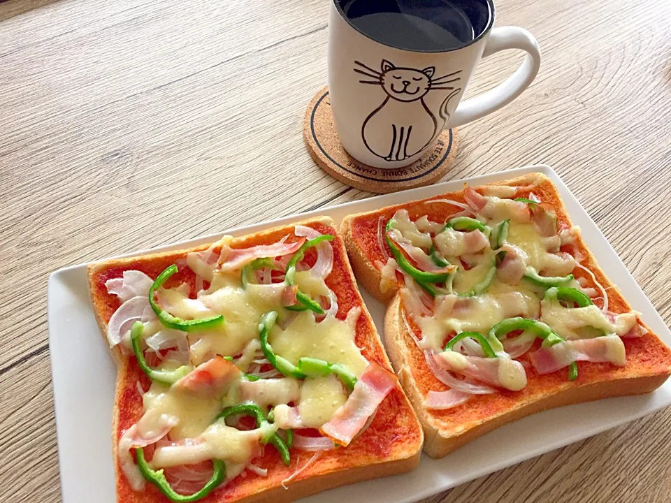 お昼ごはんはピザトーストでした(´･Д･)」|inoさん