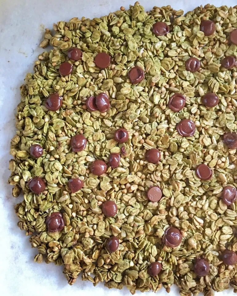 Matcha dark chocolate granola|coxiella24さん