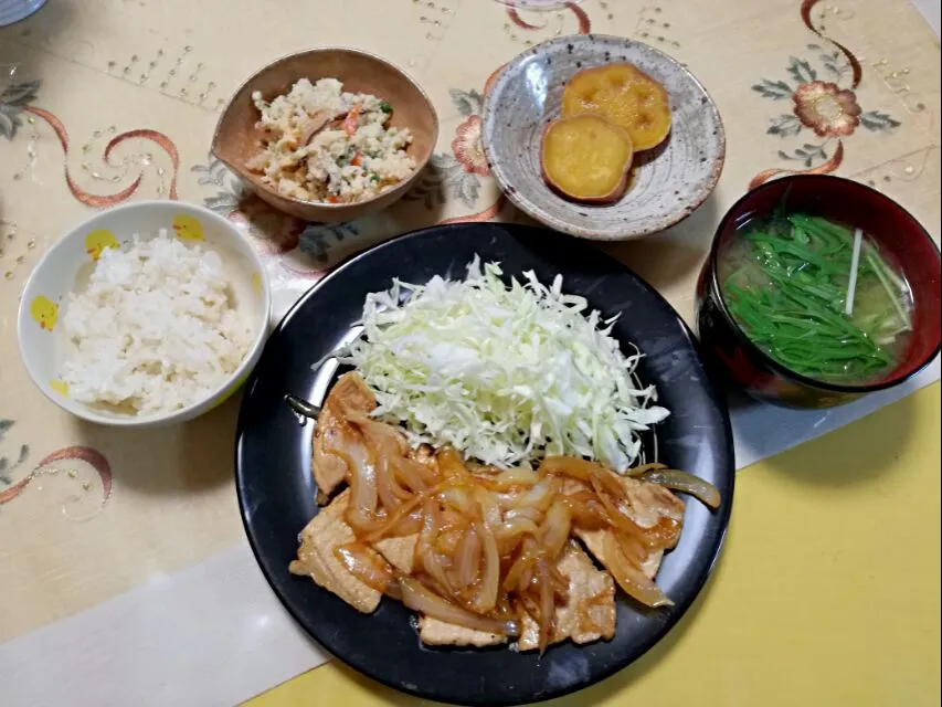 晩ごはん
  - 豚 焼き肉
  - おから煮
  - さつまいも甘煮
  - 人参 水菜のお味噌汁|korinoさん