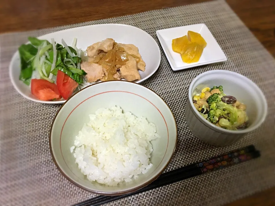 鶏肉の生姜焼き、安納芋のレモン煮、花野菜とビーンズのカレーマヨ和え|mikaさん