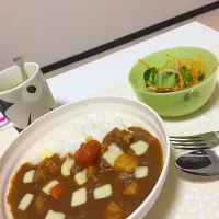 Snapdishの料理写真:カレー。鶏肉ではじめて|Kanataさん