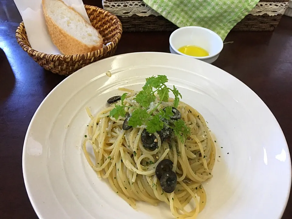 パスタセットA アンチョビとブラックオリーブ🍝|こいちさん