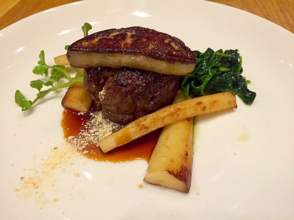 Tenderloin with foie gras|sgさん